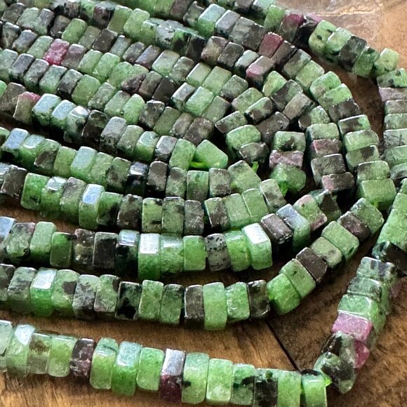 Ruby in Zoisite Square Beads - 4mm - Picture 1 of 3